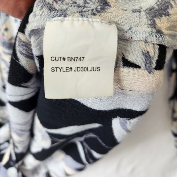 Billabong Black Floral 100% Rayon Boho Peasant Dress Size Medium - Picture 6 of 11